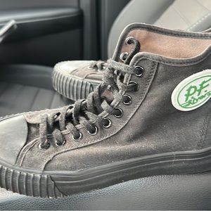 Pf fyler shoes size 9 in woman’s size 7.5 in men’s only worn a couple times